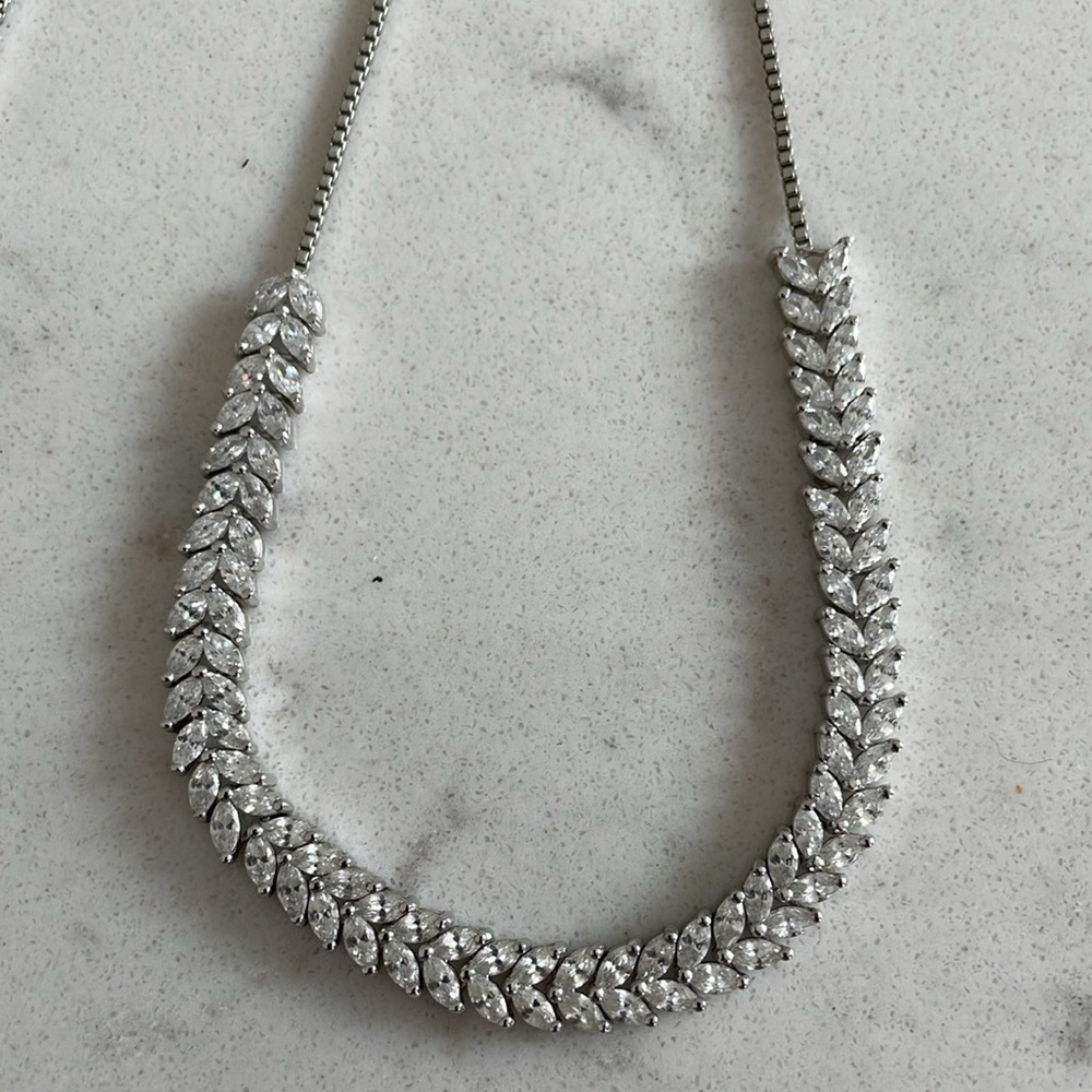 LIM LIM Marquis Cut Clear Crystal/Silver Adjustable Choker/Necklace - Picture 2 of 5